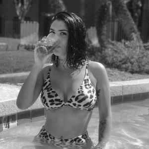 Meet your Posher, Mya